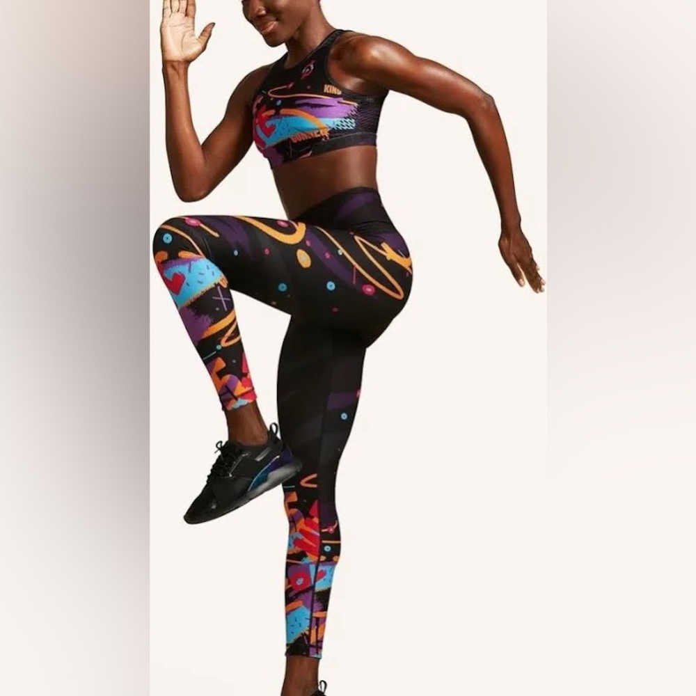 Peloton x Hust Wilson High Waist Reversible Legging & High Neck Bra Set
